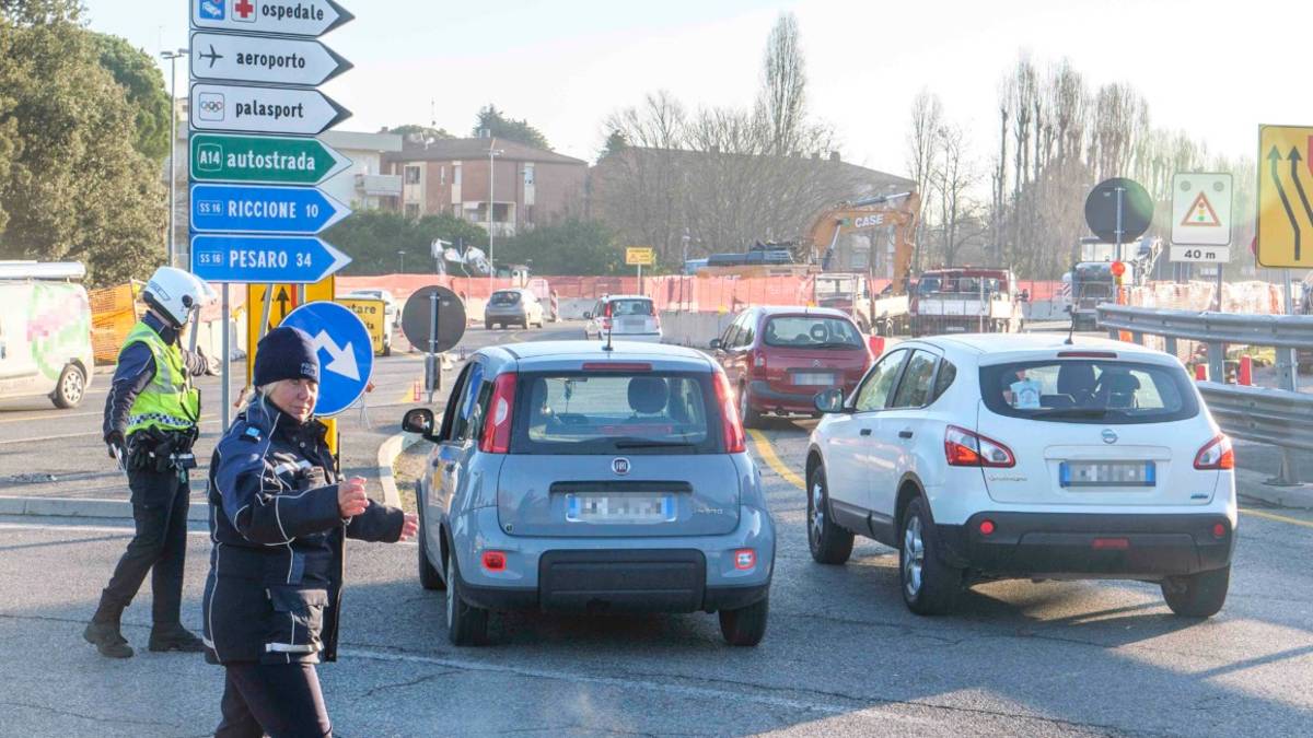 Traffico a Rimini, rallentamenti sulla Statale 16 prima della rotonda con via della Fiera