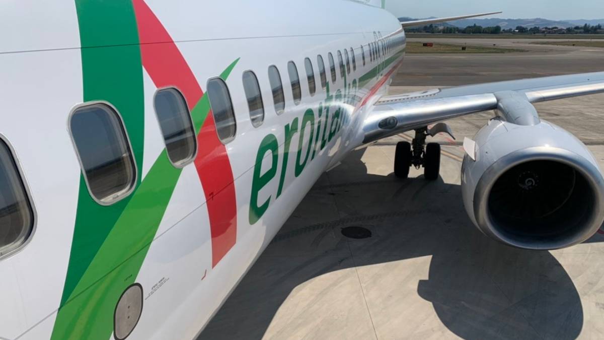 Forlì, l'aereo tarda 7 ore: 250 euro di rimborso alla passeggera