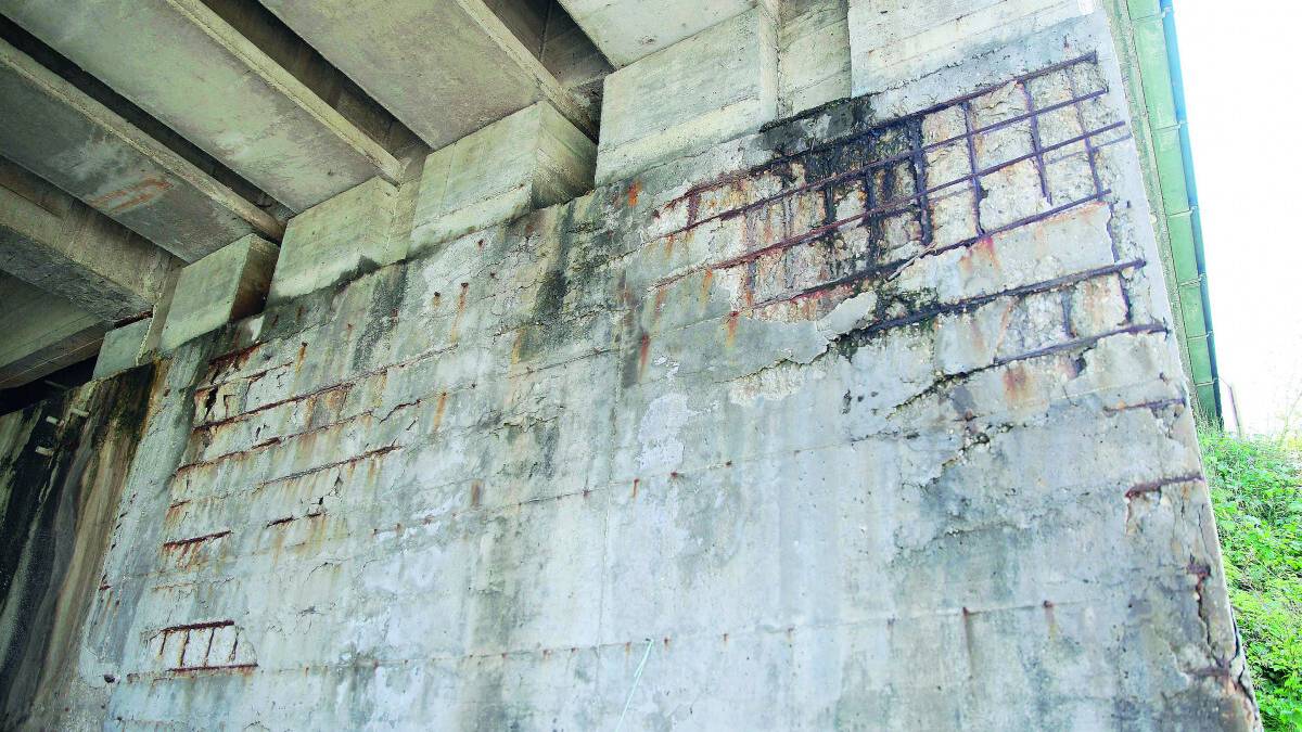 Allerta a Cesena dei residenti per il ponte autostradale: Cade a pezzi