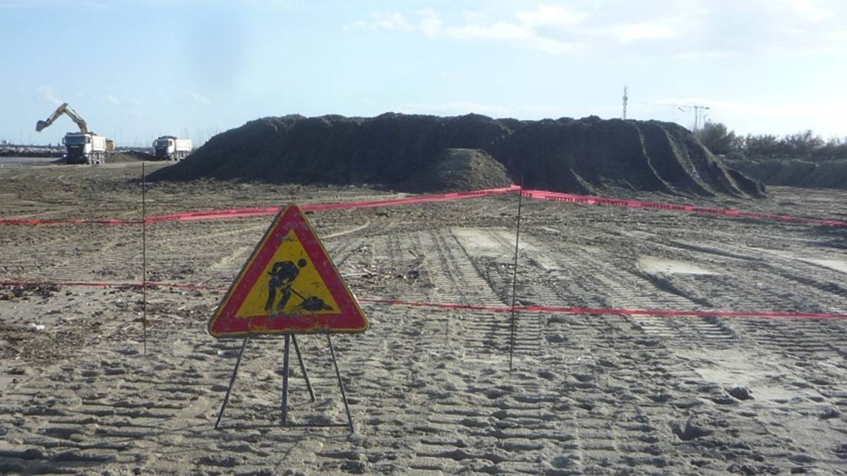 Partono gli interventi di ripascimento delle spiagge di Ravenna e Cervia