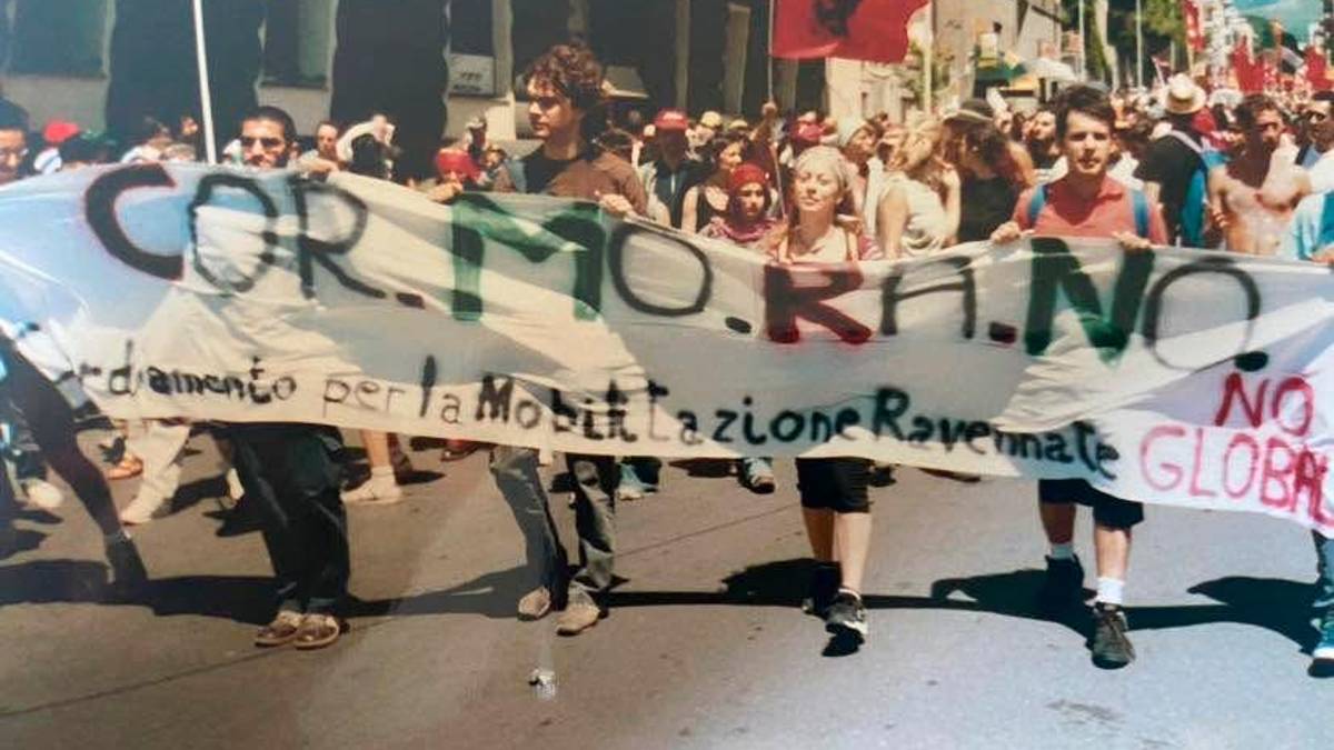 Genova, i 300 ravennati del G8 e una ferita ancora aperta: «Capimmo la globalizzazione ma zittirono una generazione»