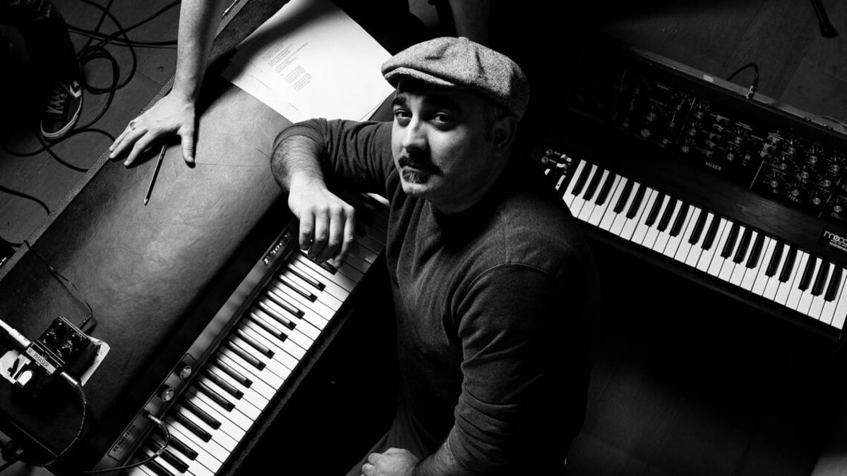 Sam Paglia con la band e Chicco Montefiori a Faenza