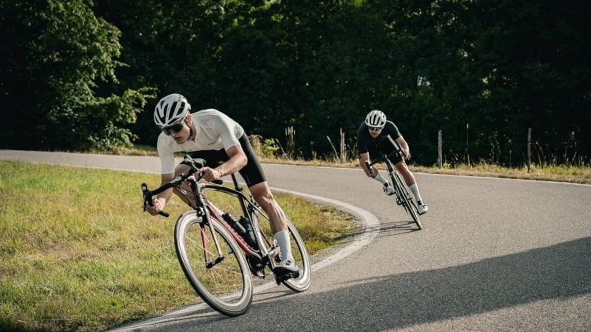 Dal 1946 De Marchi è il punto di riferimento nella creazione di abbigliamento ciclistico d’eccellenza