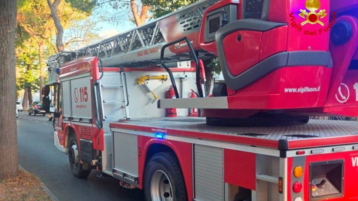 Forlì, cucina a fuoco nell’appartamento: un uomo intossicato