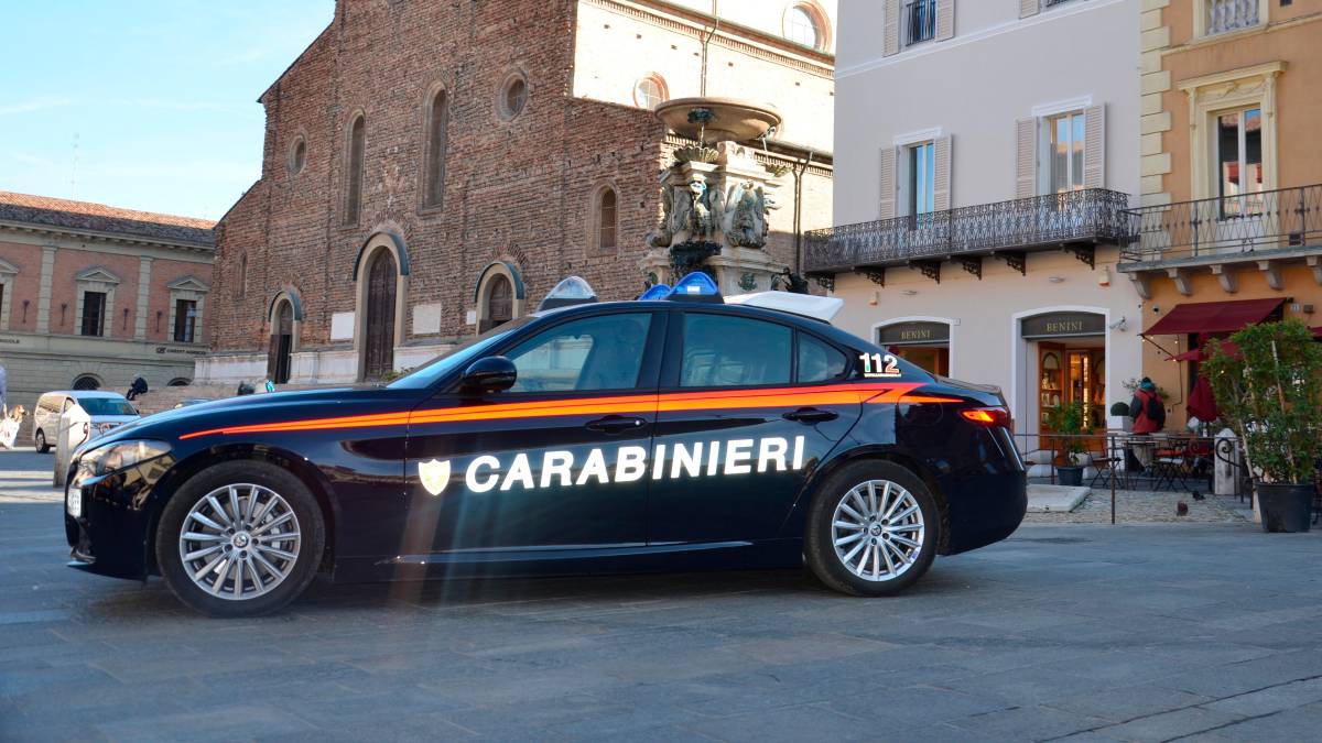 Faenza, ubriaca al parco aggredisce i soccorritori del 118 e i Carabinieri: arrestata