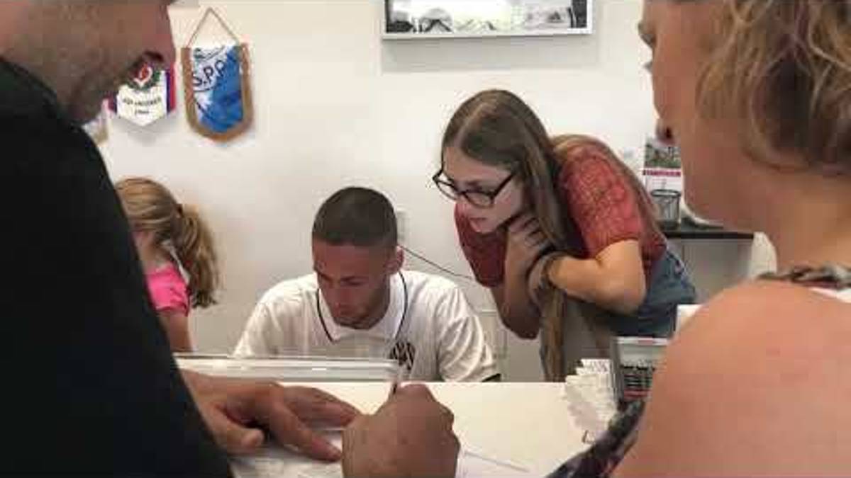 Calcio C, i giocatori del Cesena vendono gli abbonamenti - VIDEO