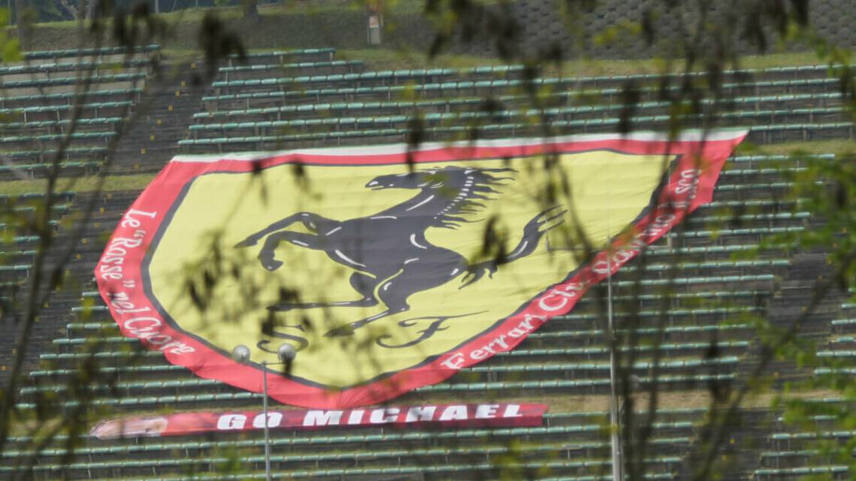F1, il rombo dei motori e silenzio sugli spalti a Imola - GALLERY