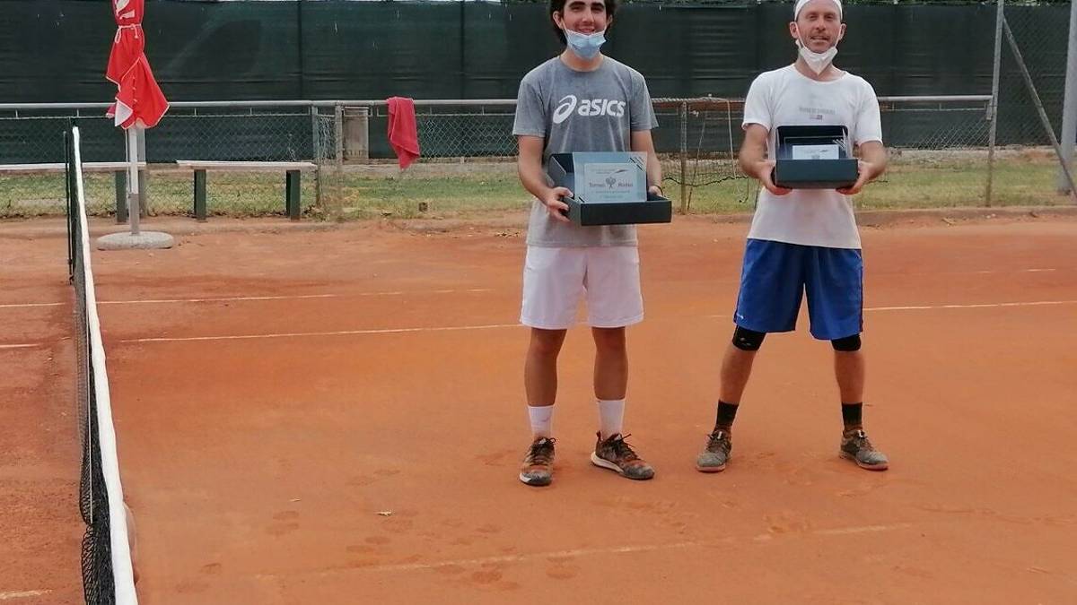 Tennis, Gualanduzzi vince il torneo della Buscherini