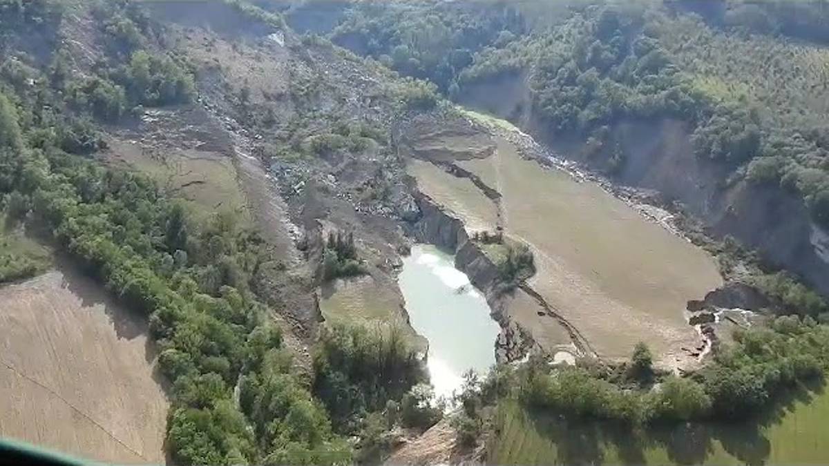 Lago artificiale dopo l'alluvione tra Predappio e Premilcuore
