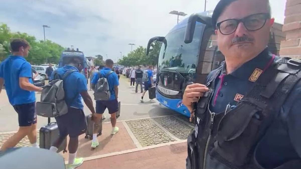 Calcio, Italia-Ungheria: ecco gli azzurri a Cesena VIDEO