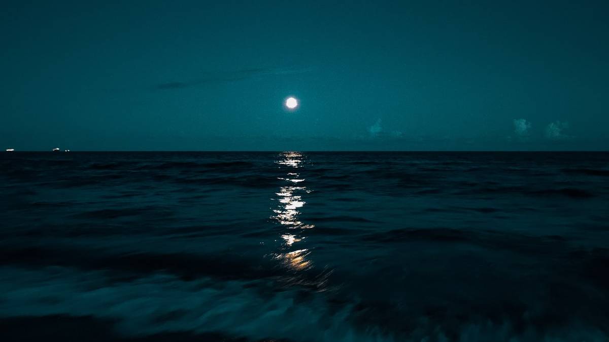 Marina di Ravenna, la consola dopo la lite in spiaggia col fidanzato e poi la palpeggia