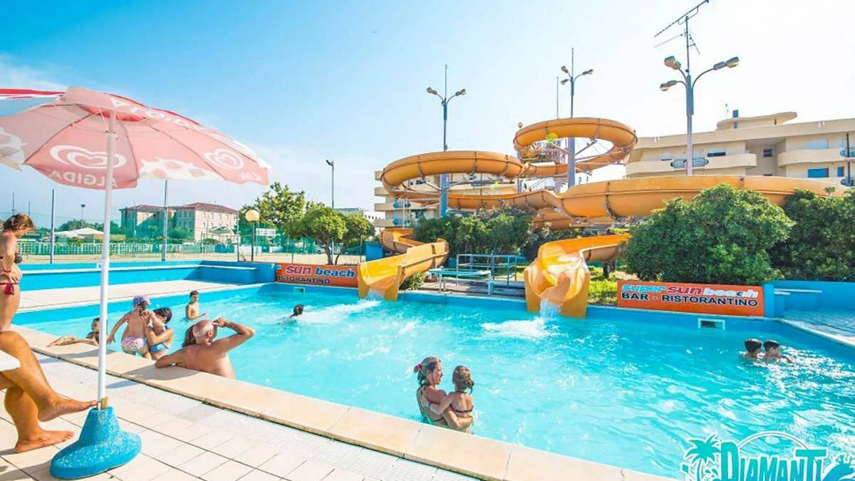 Cesenatico, palestra e campi da padel ai Diamanti ma apertura in forse
