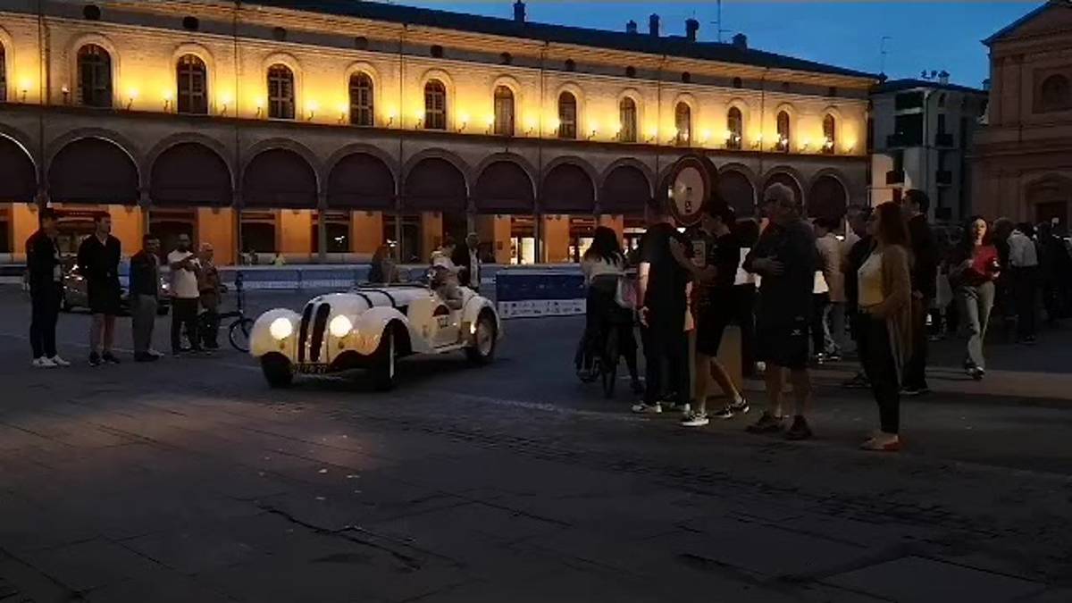 Imola, il passaggio della 1000 Miglia VIDEO