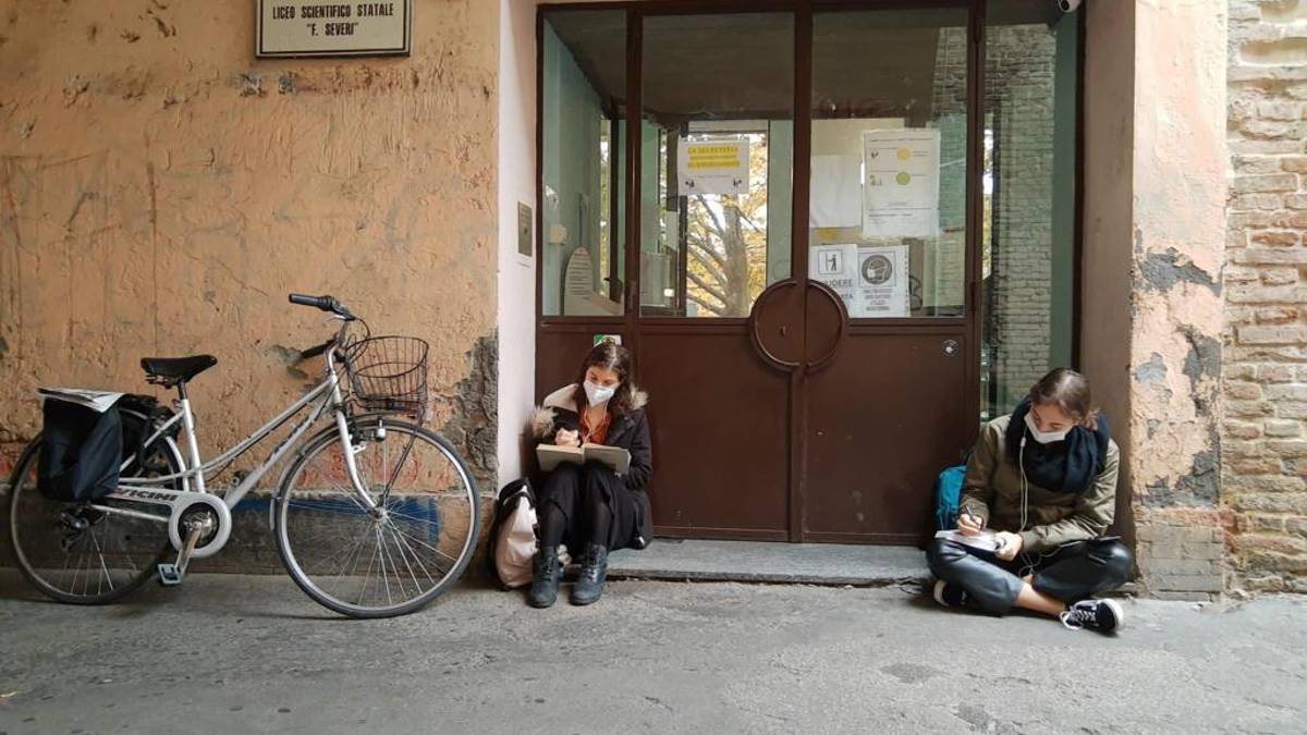 Faenza, studenti contro la didattica a distanza