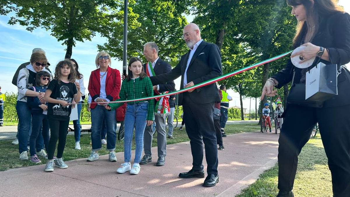 A Castel Guelfo inaugurate ciclopedonale e pista di atletica