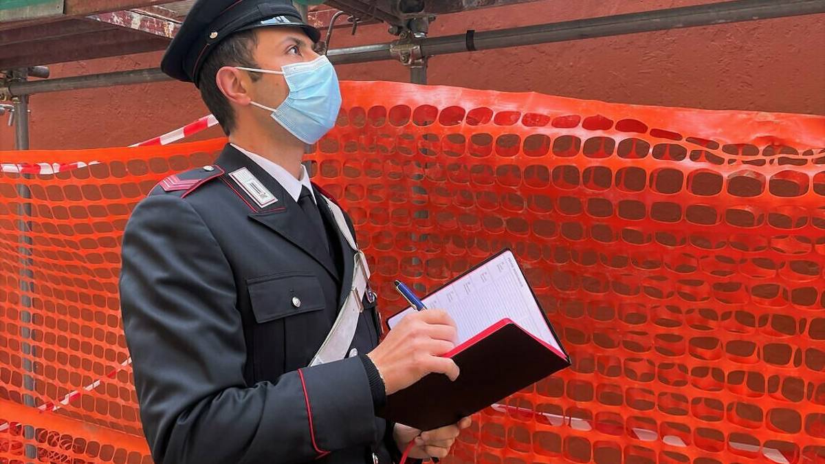 Mordano, infortunio in un'azienda avicola ferito un 52enne