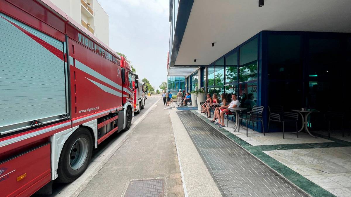 Cesenatico, tre incendi: all’interno di un albergo, in un appartamento a Valverde ed in una casa vacanze di Villamarina - VIDEO GALLERY