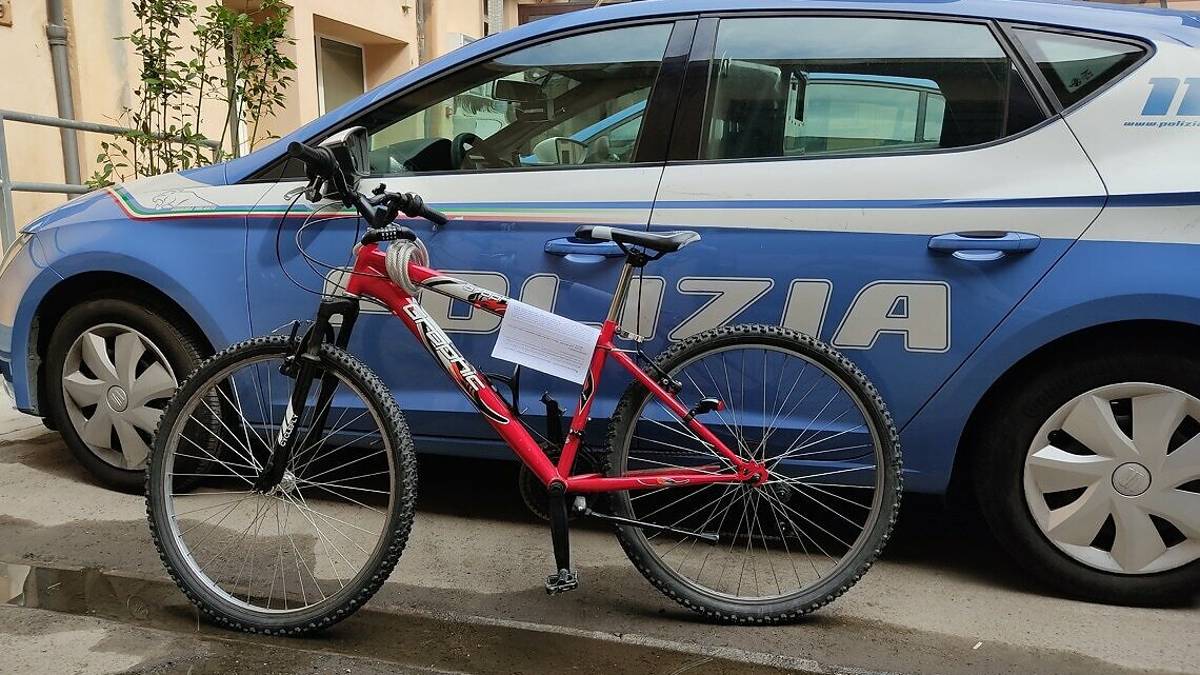 Forlì, assalti alle farmacie: beccato un ladro di appena 14 anni insieme ai suoi due complici
