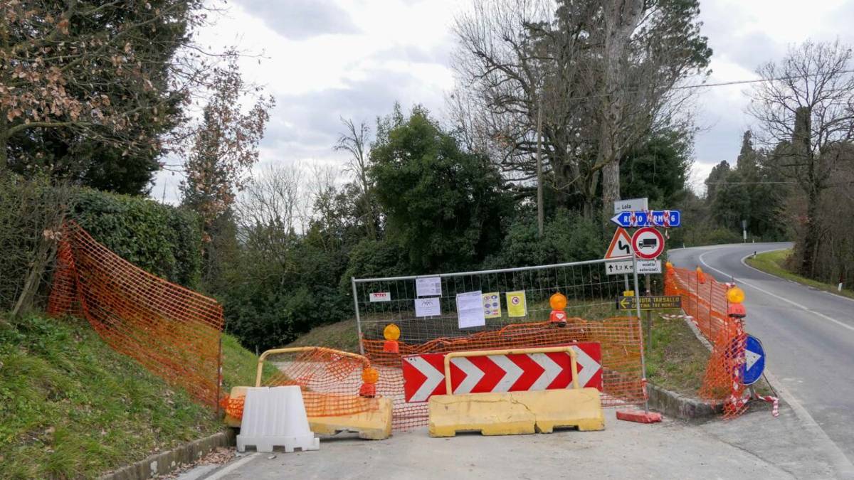 Imola, via Lola chiusa famiglie e attività isolate da un mese