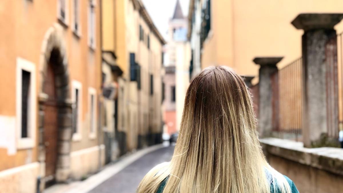Gambettola, una donna scende dall'auto e salva un bimbo di 7 anni. Il padre: Aiutateci a trovarla, le devo dire grazie