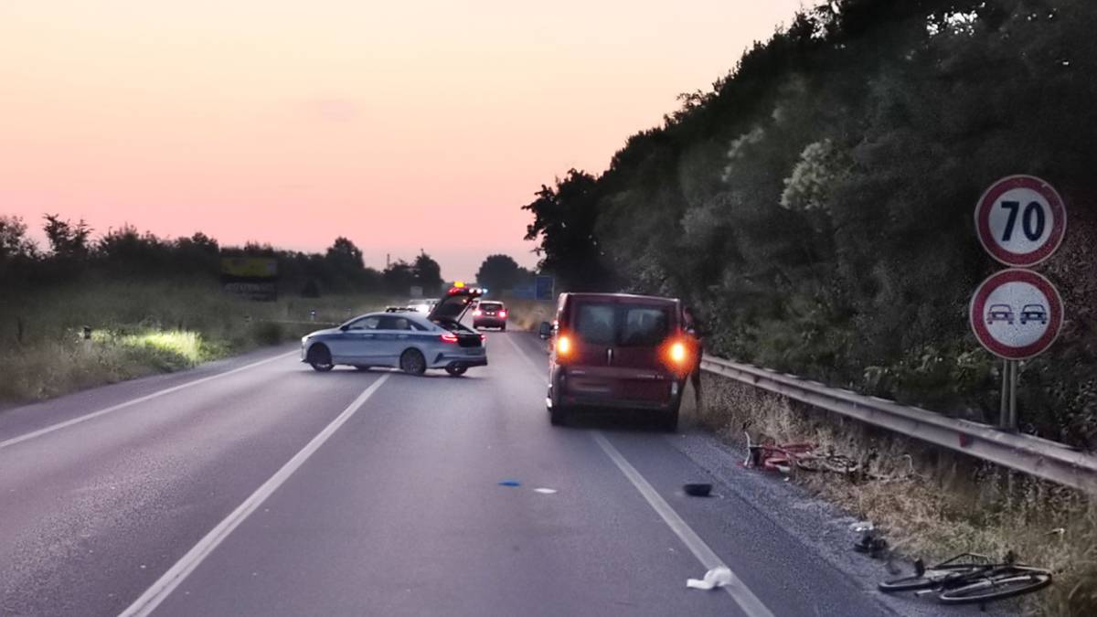 Furgone travolge bici in via Trieste a Ravenna. Morto un 39enne