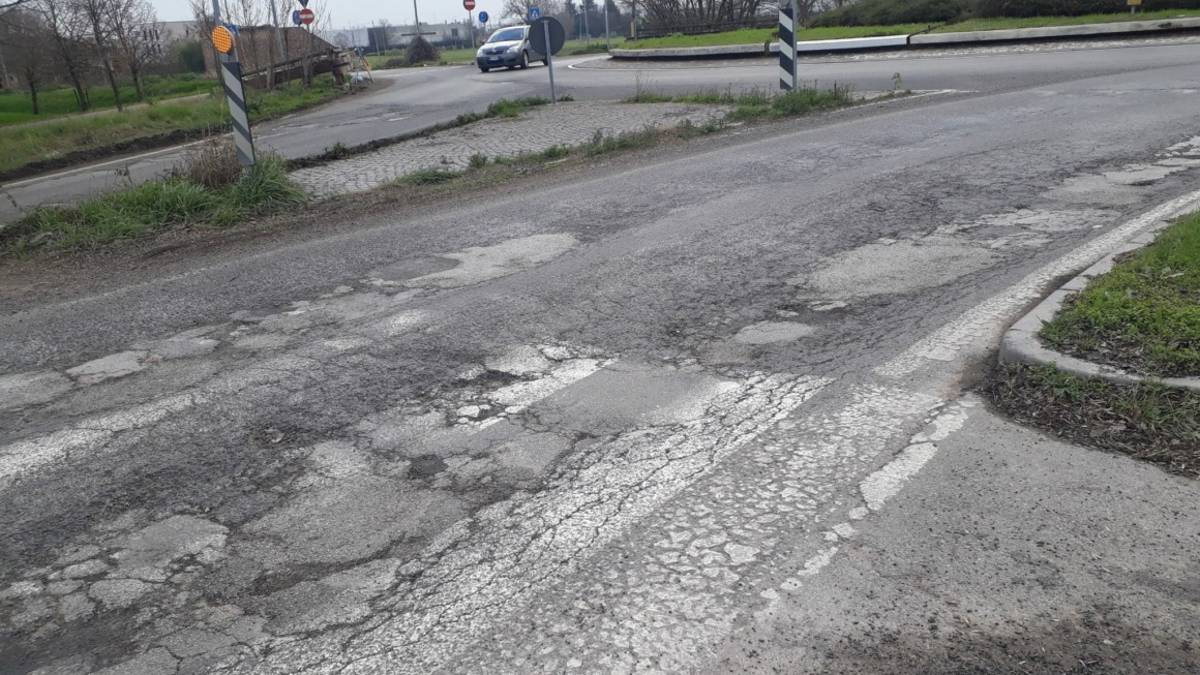 Faenza, disastrosa la situazione delle strade