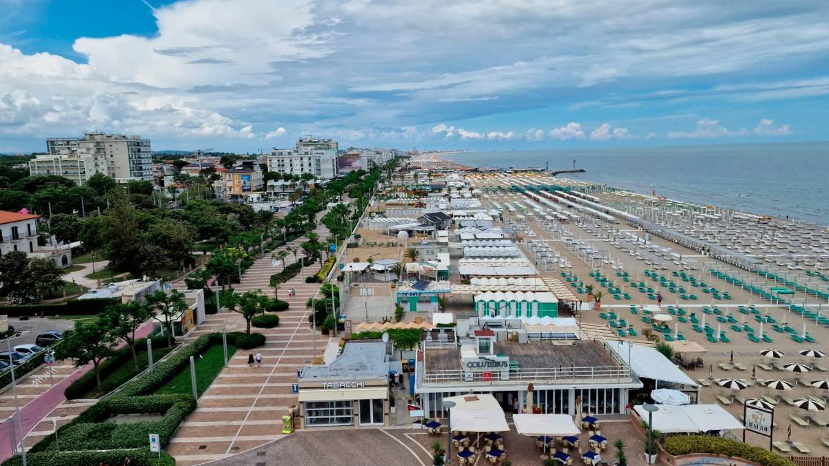 Spiagge, Fipe Confcommercio: “Un suicidio mettere all’asta 30mila aziende balneari”