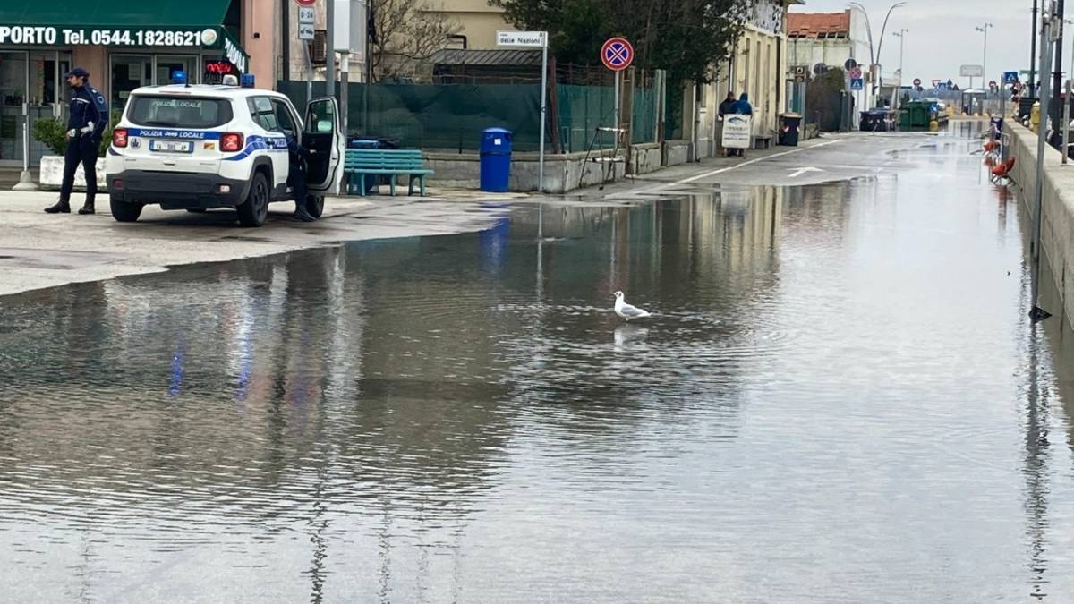 Ravenna, c'è l'alta marea e Marina si allaga di nuovo