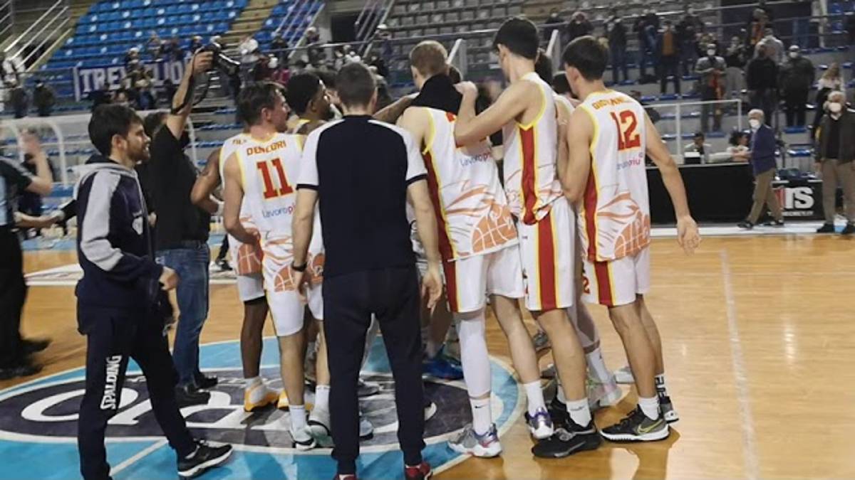 Basket A2, OraSì: prova di forza contro Treviglio (99-91) VIDEO