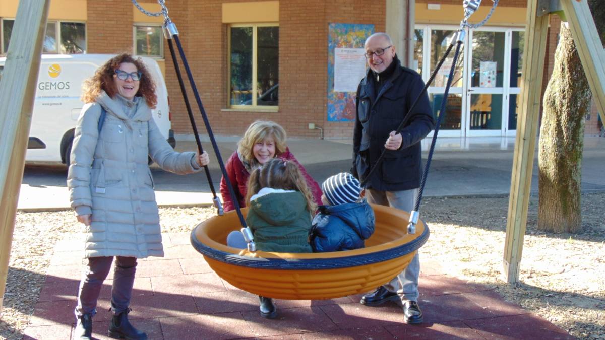 Giochi inclusivi: nuove installazioni nelle scuole di Cesena