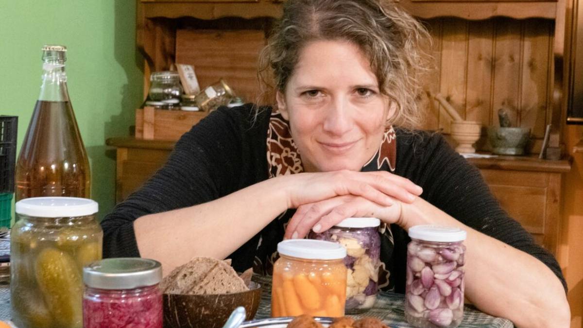 La tavola coloratissima con i fermentati di Giulia Pieri