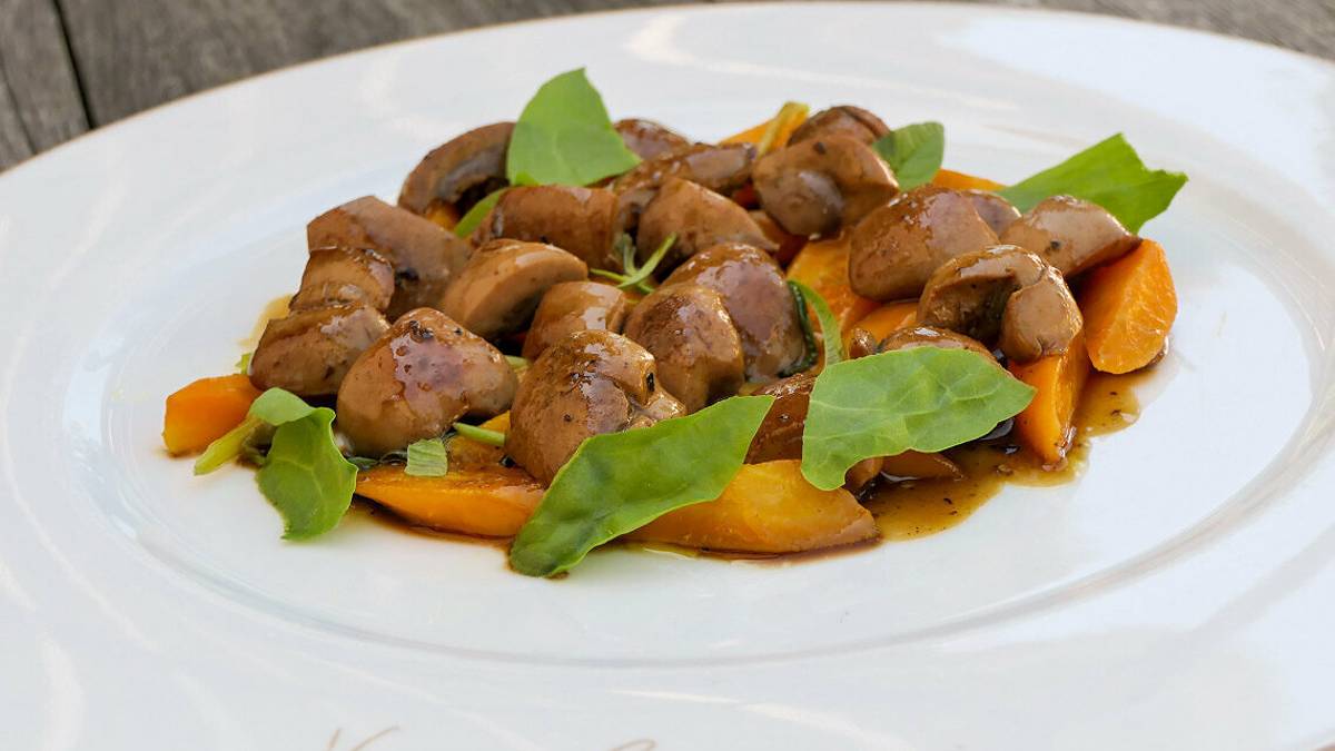 Cammerucci: rognone di vitello, carote fondenti, acetosa erba cedrina
