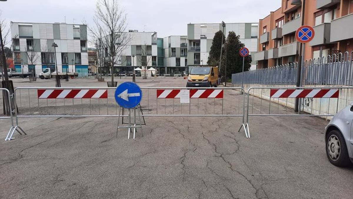 Lugo, transenne in piazza XIII Giugno: chiusura parziale