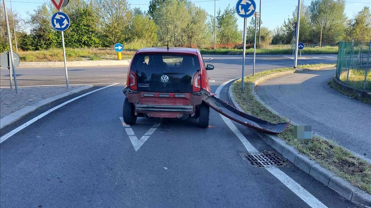 Faenza: ubriaco alla guida del Suv, scavalca lo spartitraffico e colpisce un'auto