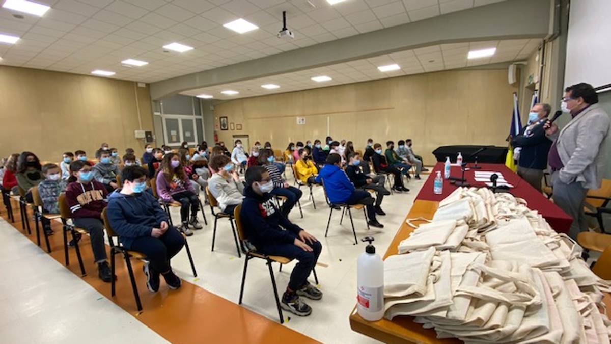 Cotignola, 60 kit didattici per l'Istituto Comprensivo “don Stefano Casadio”