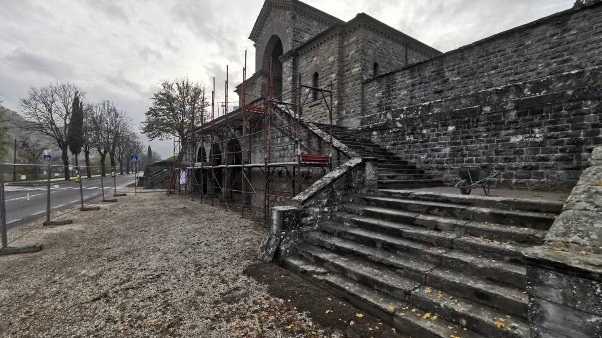 Bagno di Romagna: il cantiere al cimitero ora costa quasi 113mila euro