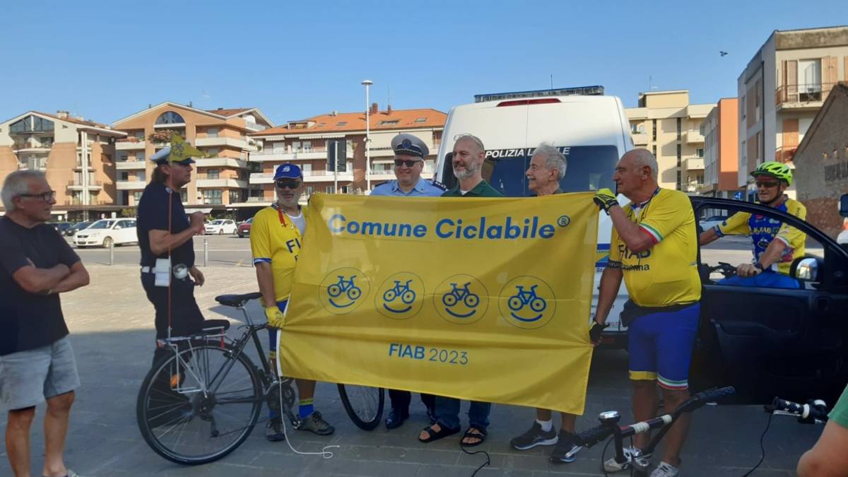 Cervia, ecco la bandiera dei Comuni ciclabili