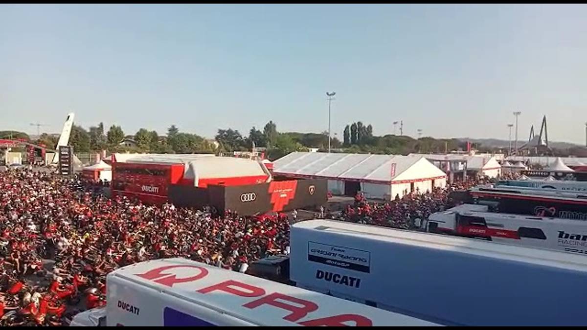 Motociclismo, la marea rossa: migliaia di ducatisti a Misano al World Ducati Week VIDEO