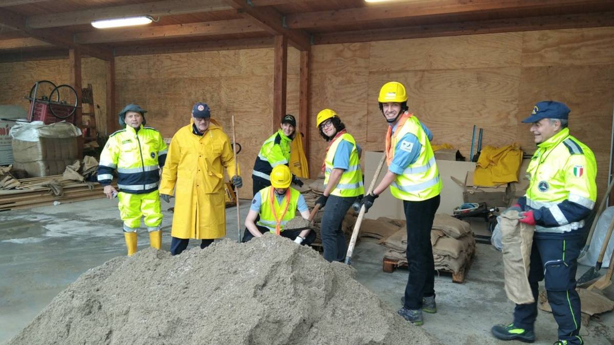 Maltempo in Romagna, l'Italia migliore: oltre 1.200 volontari al lavoro