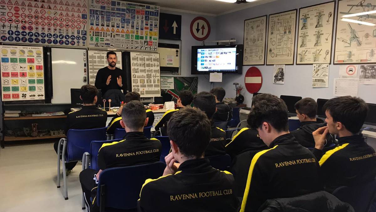 Ravenna e Au.Ra., lezioni ad hoc per la patente e biglietti gratis