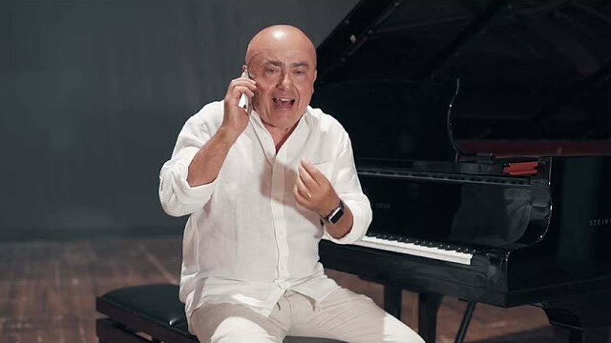 Il vaccino, la prima e la seconda volta: lo spot di Paolo Cevoli per l'Ausl Romagna