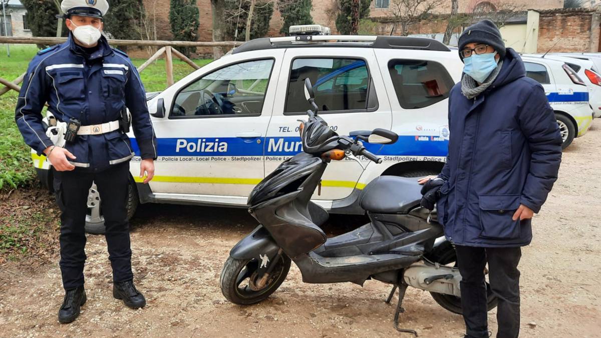 Faenza, ruba lo scooter e lo ridipinge