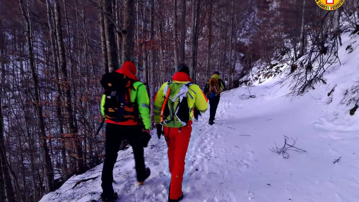 Cade sull'Appennino modenese a causa del vento e si perde: salvato 34enne di Gatteo Mare