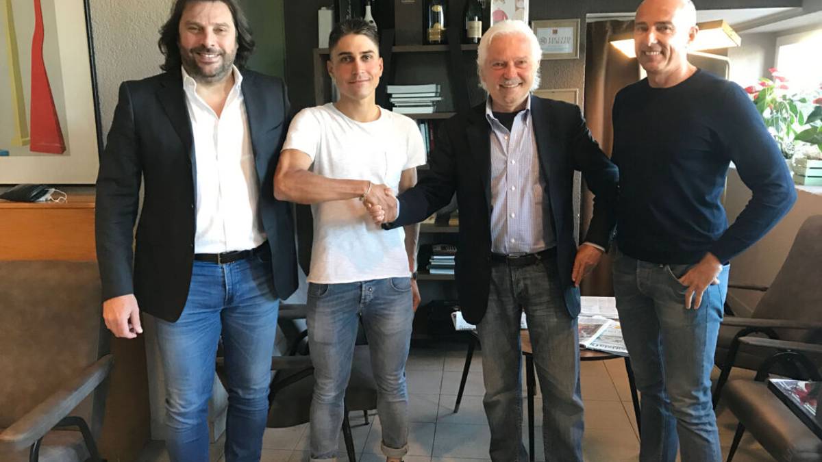 Ciclismo, Malucelli con la maglia del team di Savio e Bellini