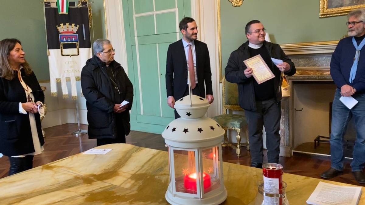 Cesena, in Comune torna la Luce della Pace di Betlemme