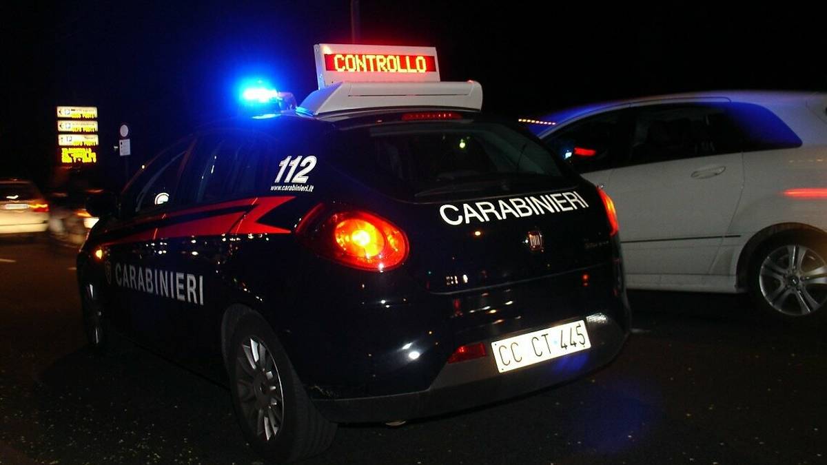 Castel San Pietro, carabiniere picchiato mentre salva una ragazza