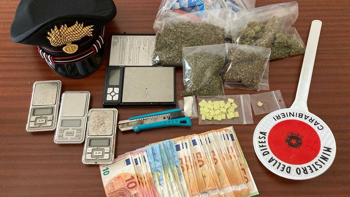 Spaccio di droga, arrestato 25enne riminese