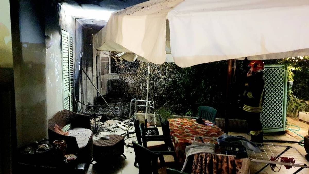 Incendio a Riccione: 15 evacuati, 6 soccorsi dal 118