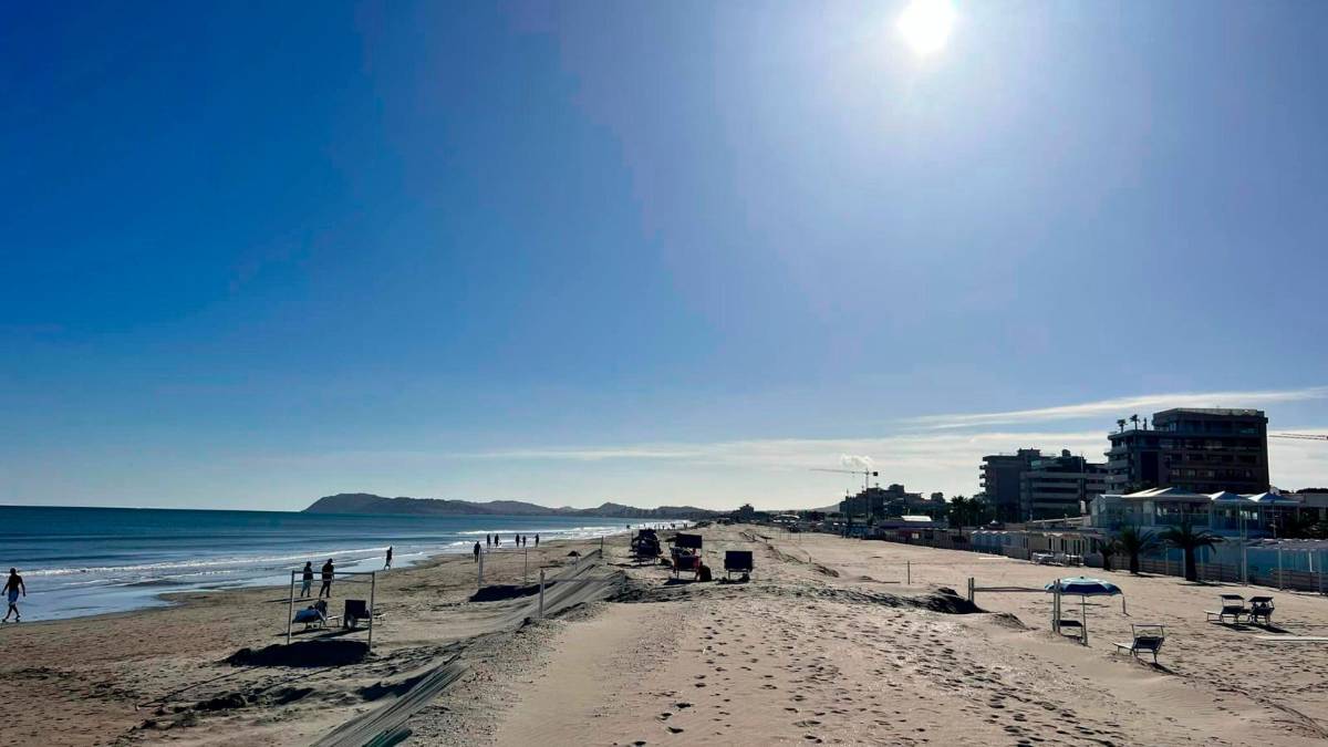 Un caldo sabato d’autunno al mare in Romagna: l’estate 2023 non finisce mai