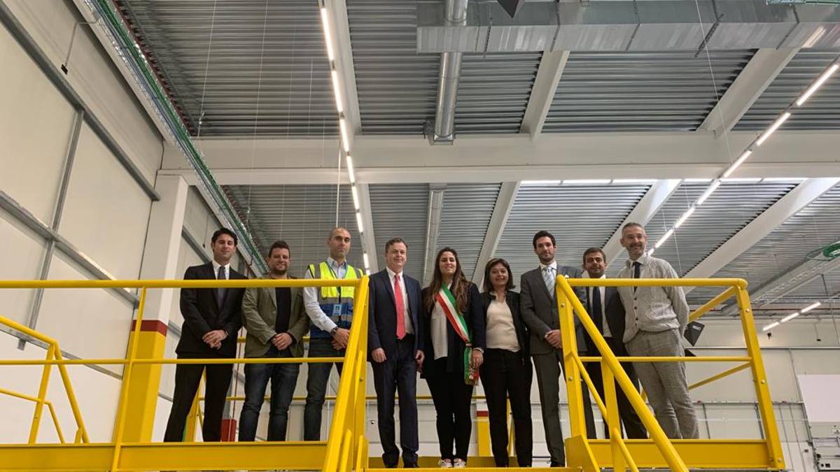 Santarcangelo, entra in funzione il nuovo deposito smistamento Amazon
